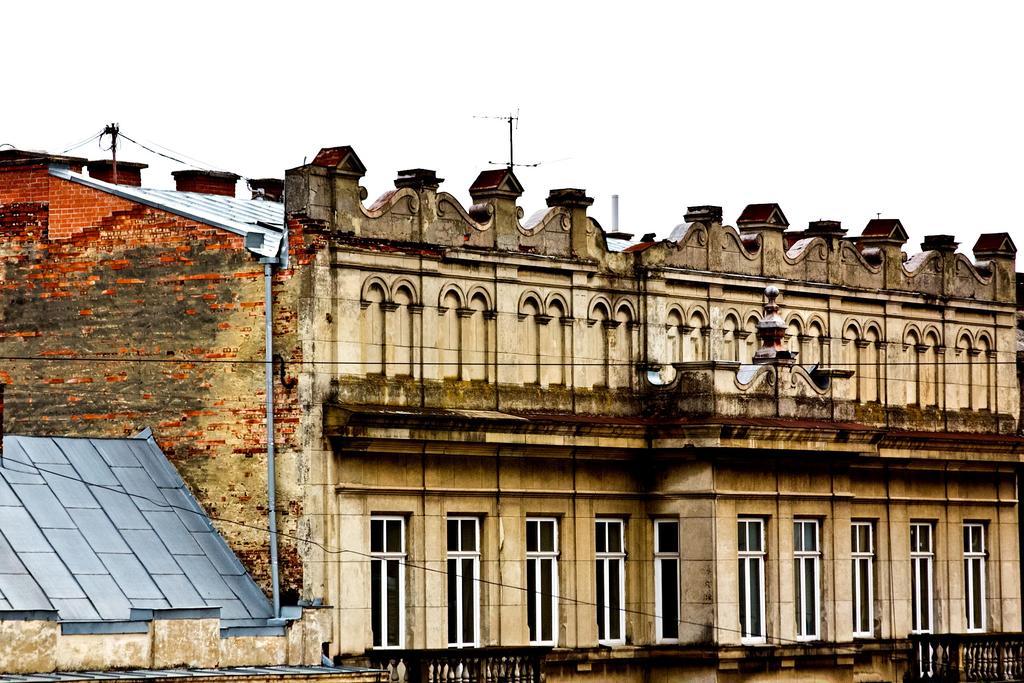 Mini-Hotel Under The Roof Lviv Exterior photo